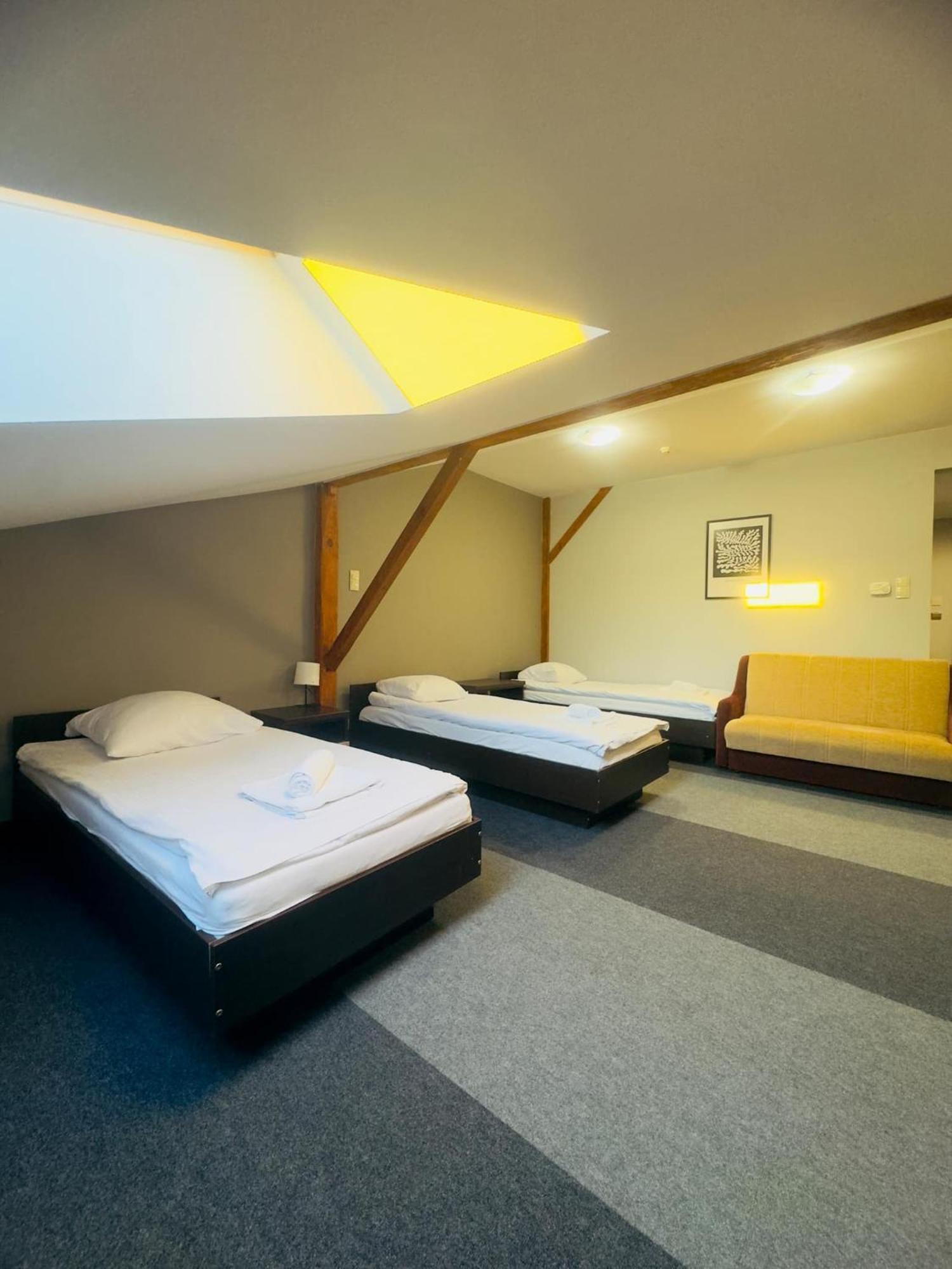 Magiczna Farma Hotel Obiady Maka I Magia ซัมบรูฟ ภายนอก รูปภาพ