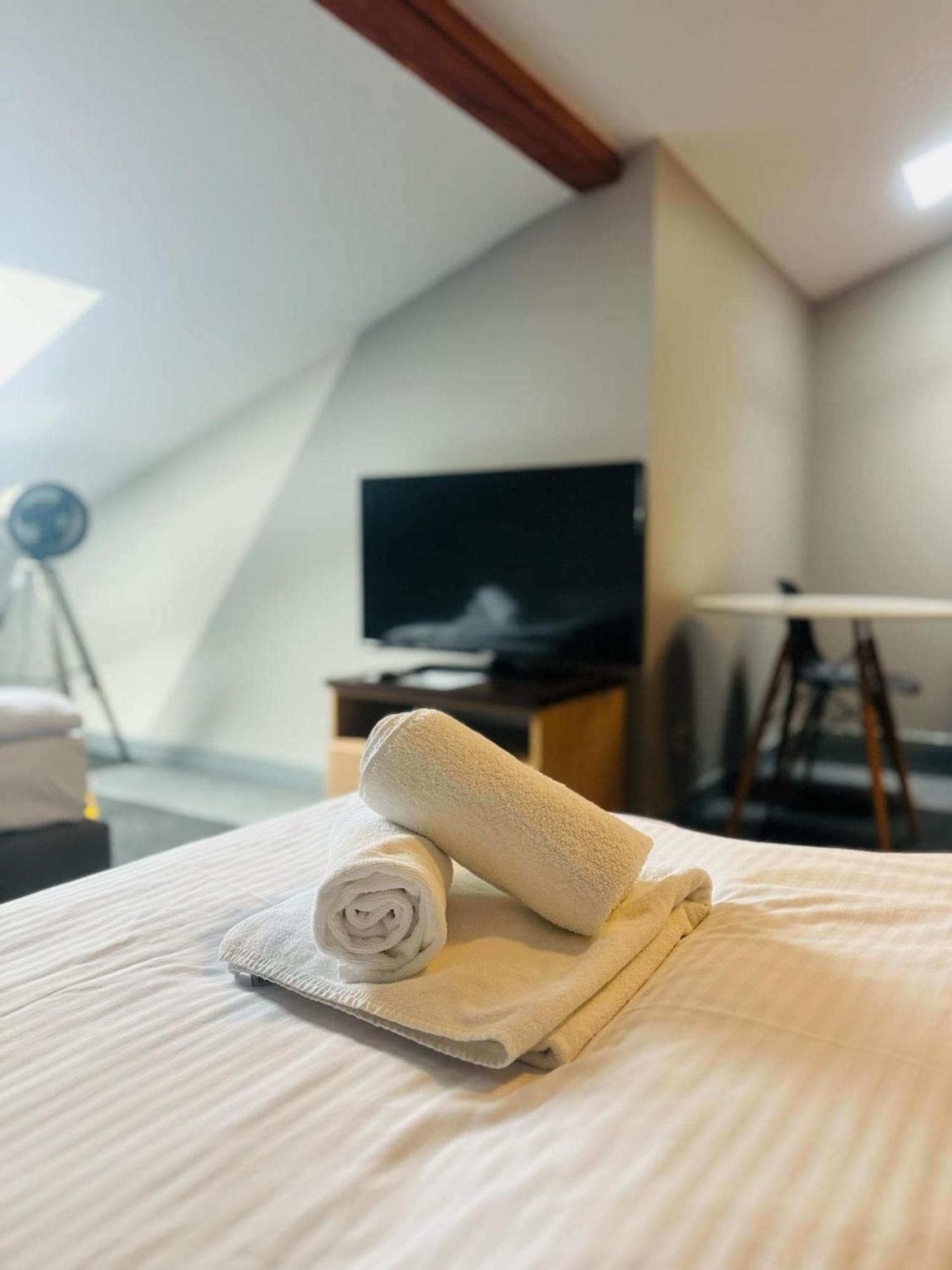 Magiczna Farma Hotel Obiady Maka I Magia ซัมบรูฟ ภายนอก รูปภาพ