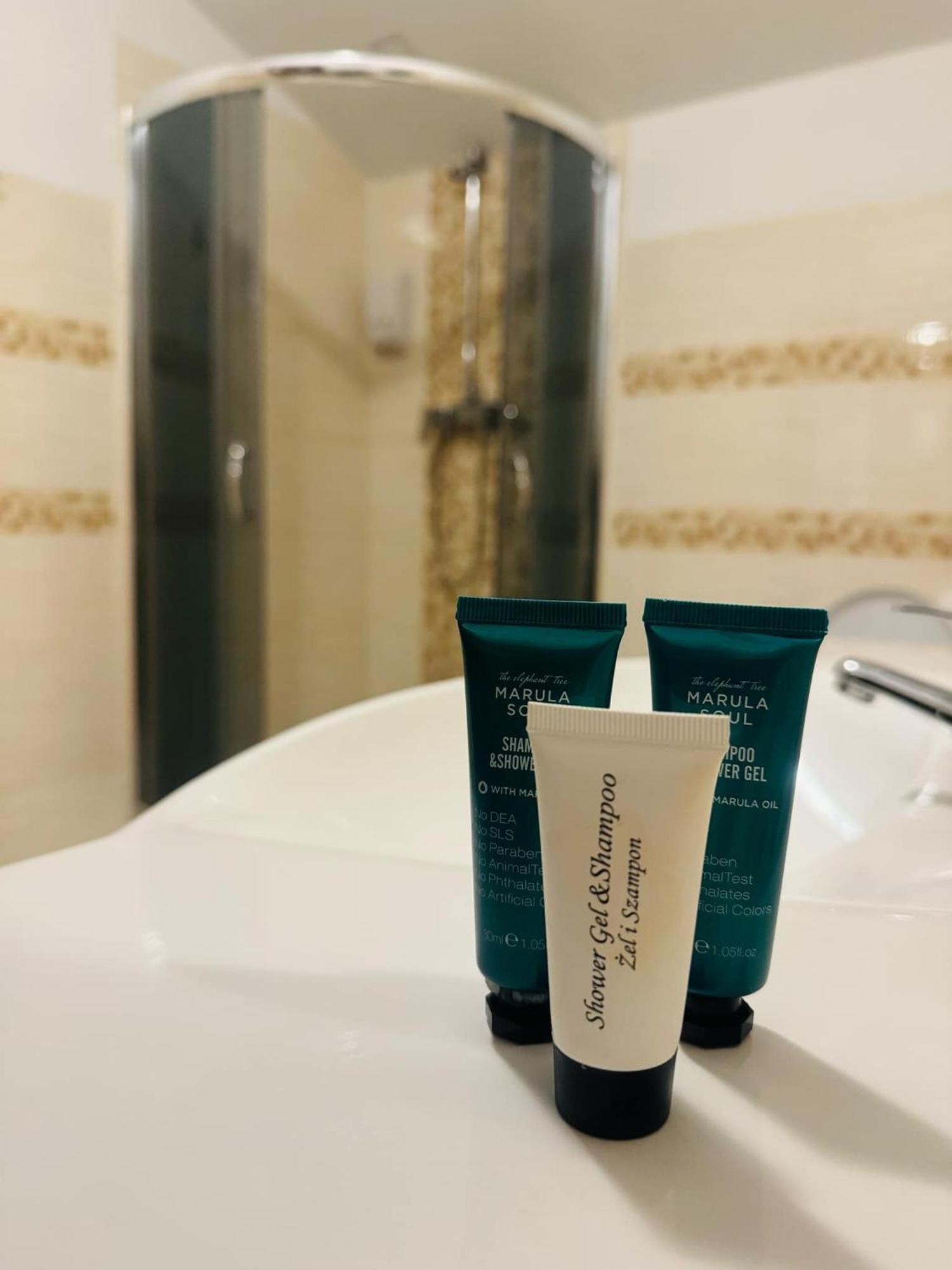 Magiczna Farma Hotel Obiady Maka I Magia ซัมบรูฟ ภายนอก รูปภาพ