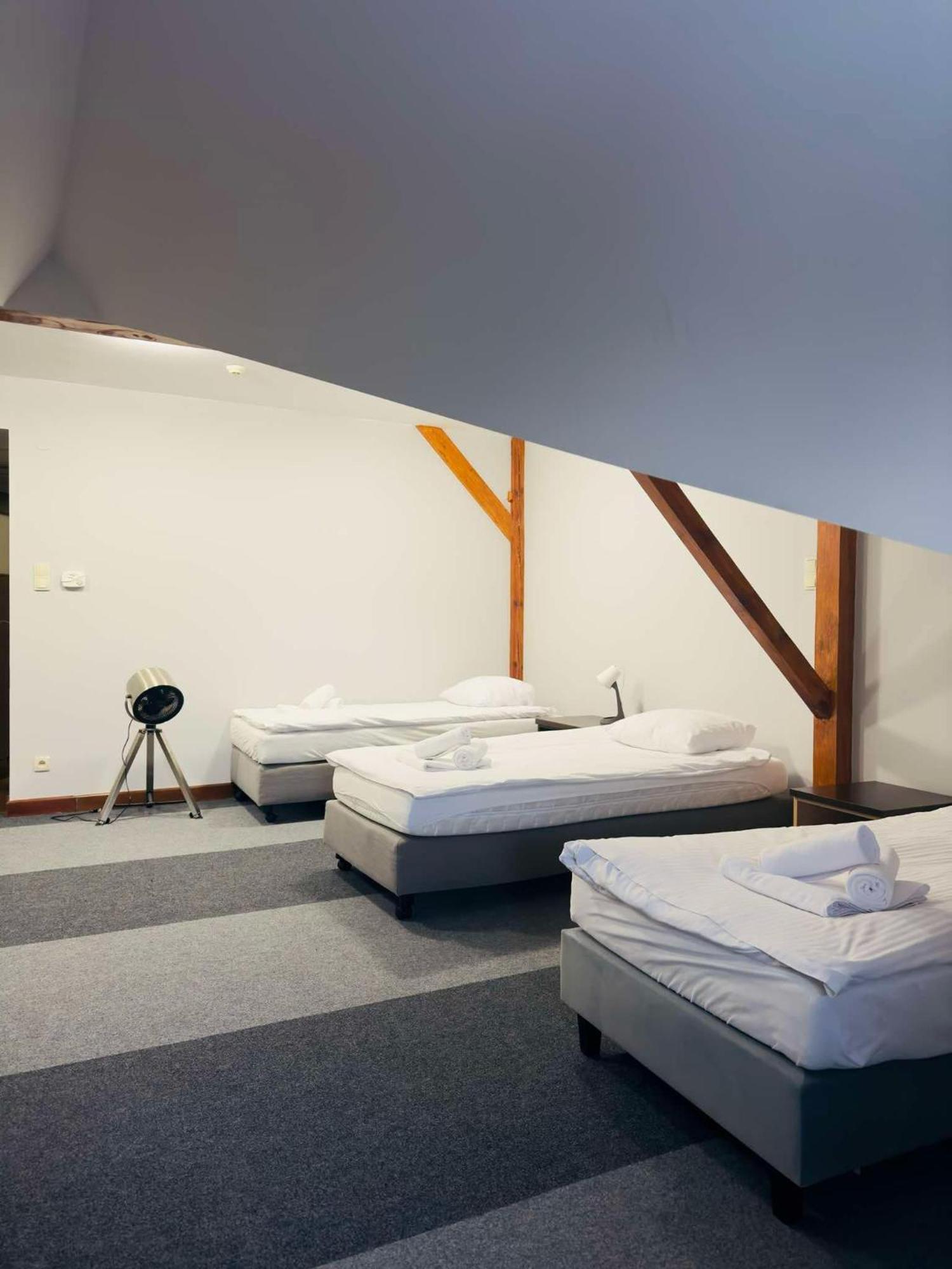 Magiczna Farma Hotel Obiady Maka I Magia ซัมบรูฟ ภายนอก รูปภาพ