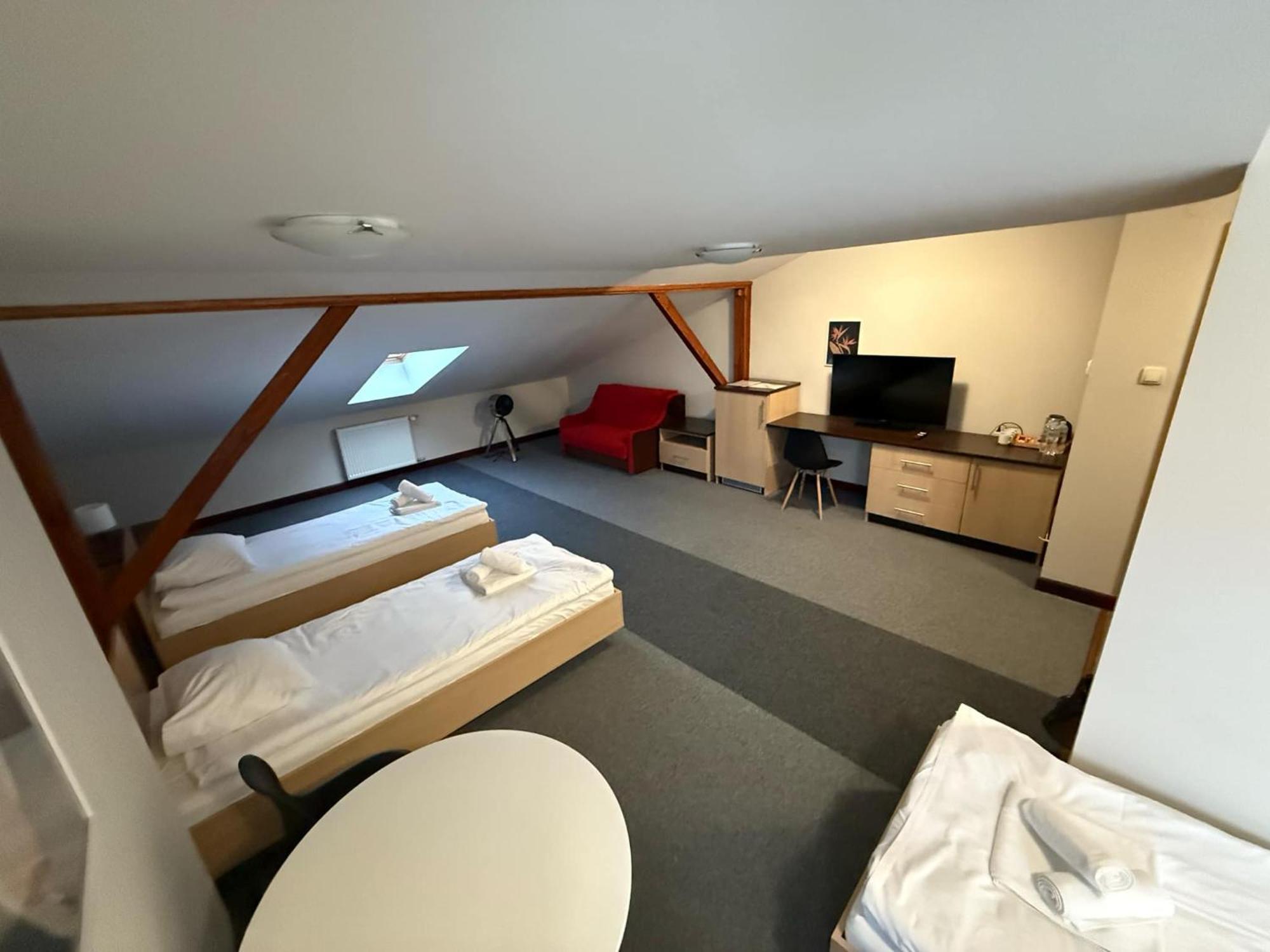 Magiczna Farma Hotel Obiady Maka I Magia ซัมบรูฟ ภายนอก รูปภาพ