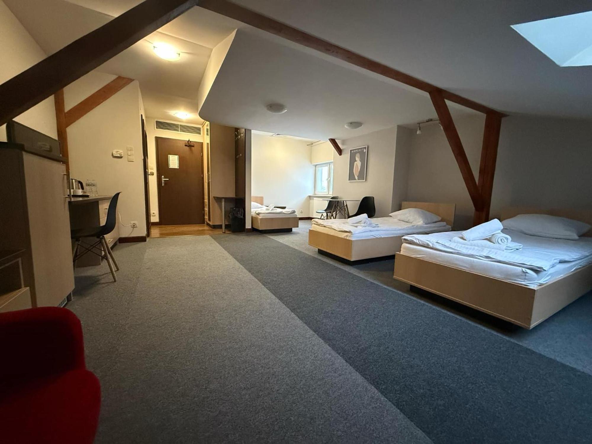 Magiczna Farma Hotel Obiady Maka I Magia ซัมบรูฟ ภายนอก รูปภาพ
